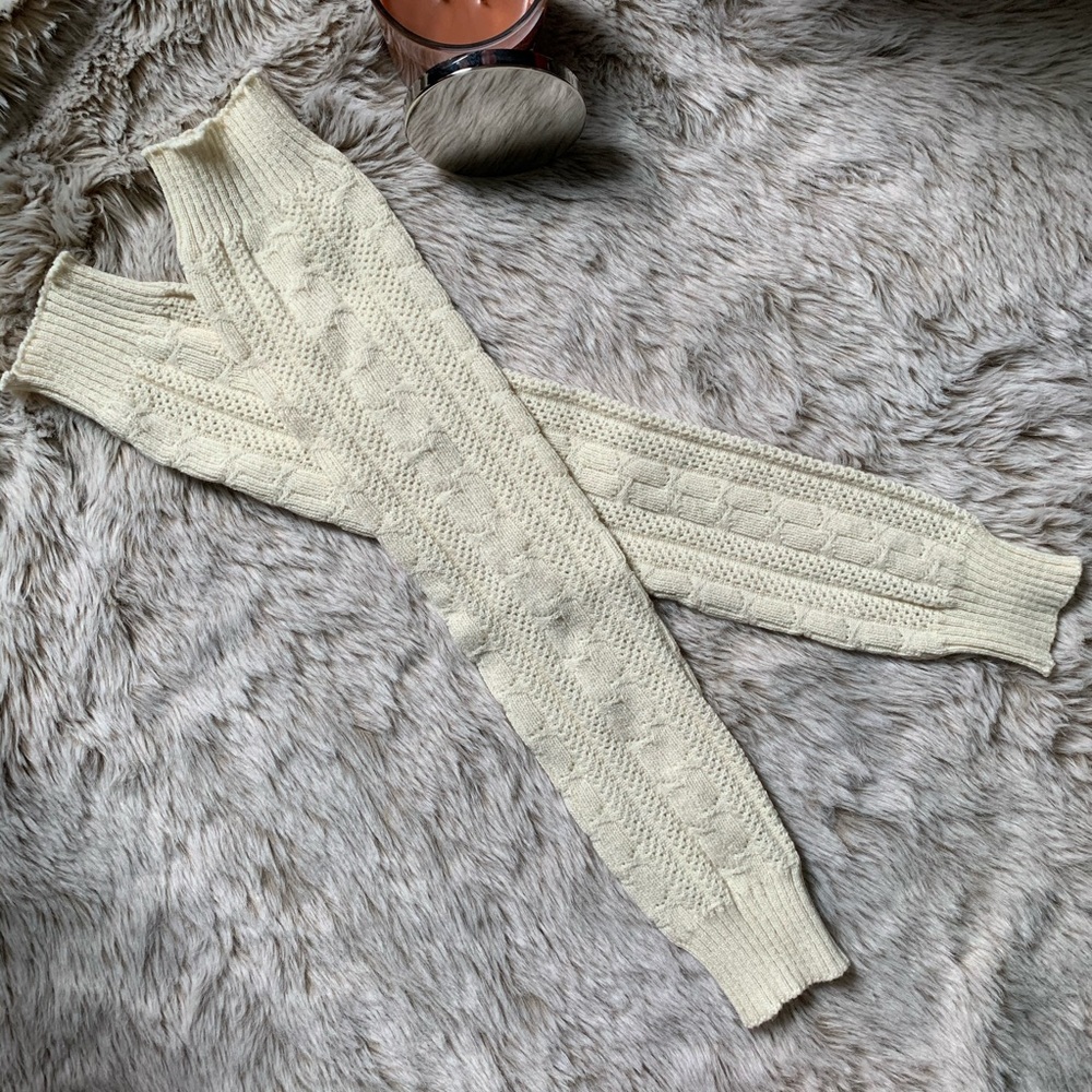 🦋3/$25 Cream Knit Leg Warmers